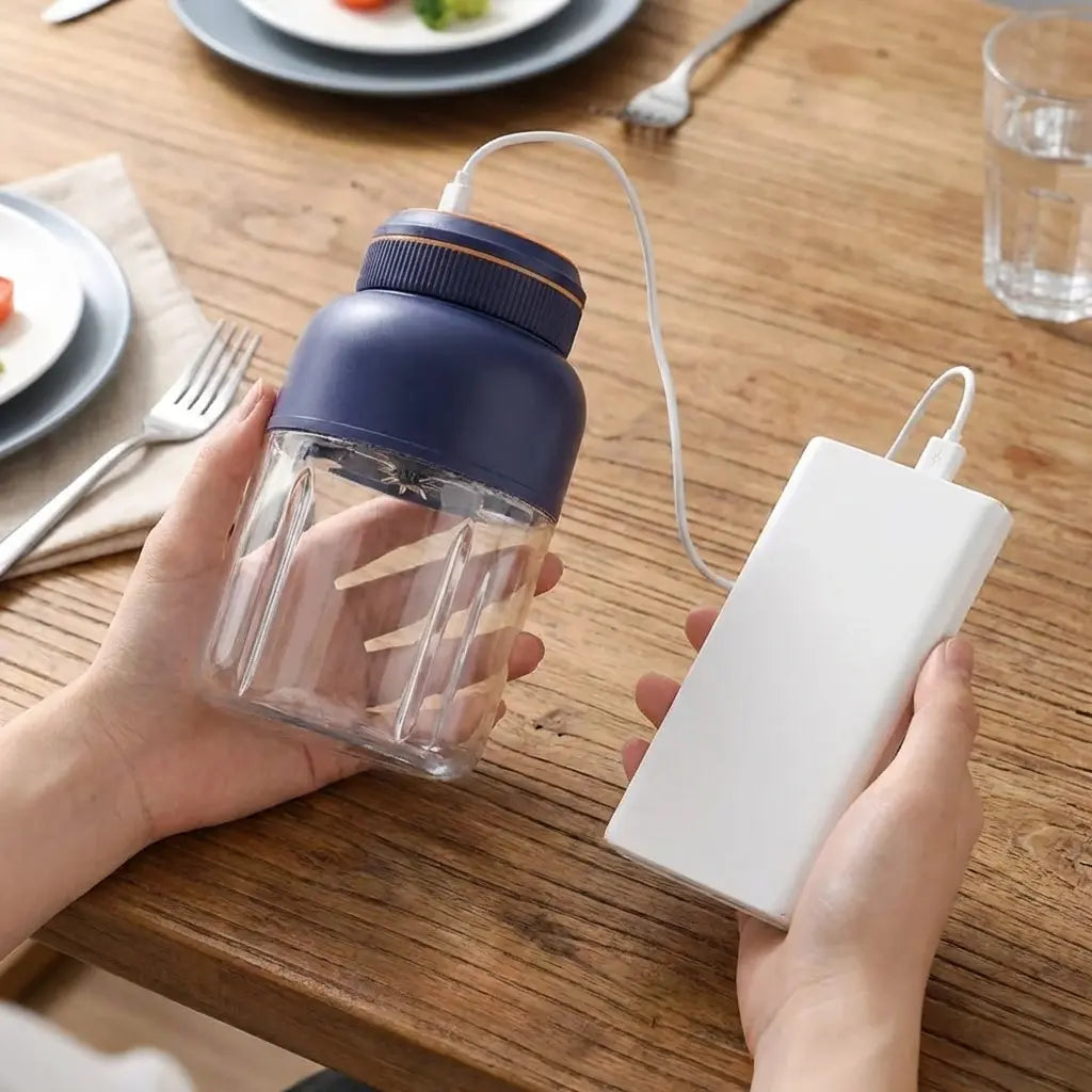 Portable Juicer and Blender Cup, USB Rechargeable Multifunctional Smoothie Maker, Essential Summer Appliance
